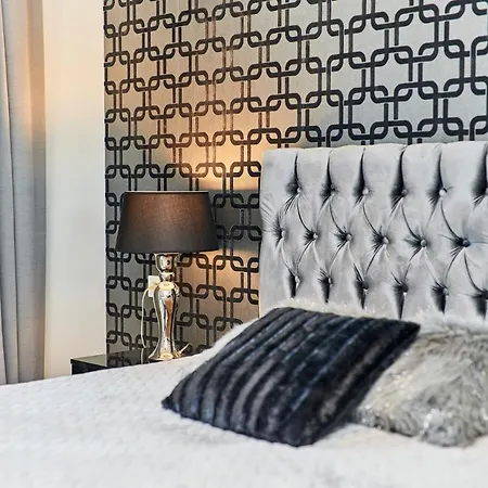 3 Beds Luxury Living With River View In The Heart Of Wroclaw With Air Conditioning Huge Outdoor Patio And Rooftop Deck * Wrocław