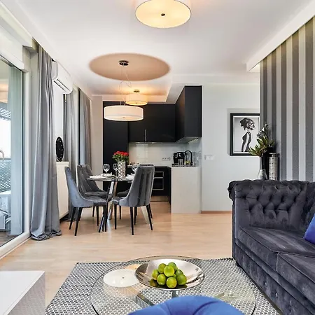 Apartman 3 Beds Luxury Living With River View In The Heart Of Wroclaw With Air Conditioning Huge Outdoor Patio And Rooftop Deck