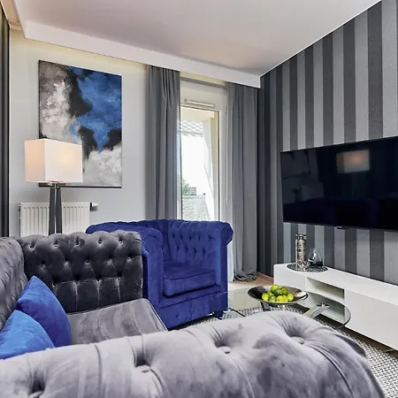 3 Beds Luxury Living With River View In The Heart Of Wroclaw With Air Conditioning Huge Outdoor Patio And Rooftop Deck *