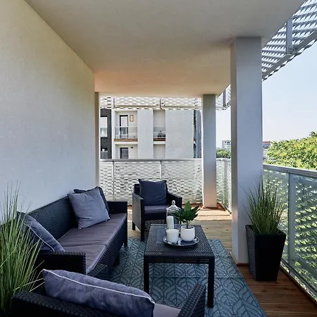 3 Beds Luxury Living With River View In The Heart Of Wroclaw With Air Conditioning Huge Outdoor Patio And Rooftop Deck * Wrocław