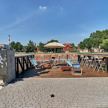 3 Beds Luxury Living With River View In The Heart Of Wroclaw With Air Conditioning Huge Outdoor Patio And Rooftop Deck Apartman Wrocław
