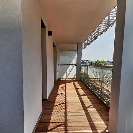3 Beds Luxury Living With River View In The Heart Of Wroclaw With Air Conditioning Huge Outdoor Patio And Rooftop Deck Apartman Wrocław