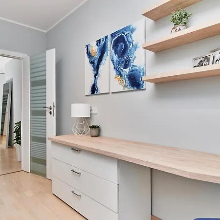 Apartman 3 Beds Luxury Living With River View In The Heart Of Wroclaw With Air Conditioning Huge Outdoor Patio And Rooftop Deck