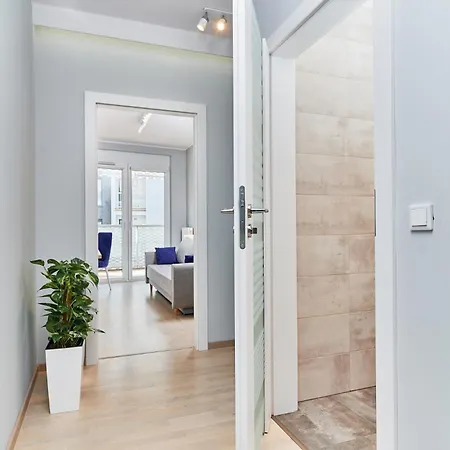3 Beds Luxury Living With River View In The Heart Of Wroclaw With Air Conditioning Huge Outdoor Patio And Rooftop Deck * Wrocław