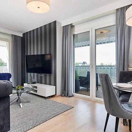 Apartman 3 Beds Luxury Living With River View In The Heart Of Wroclaw With Air Conditioning Huge Outdoor Patio And Rooftop Deck