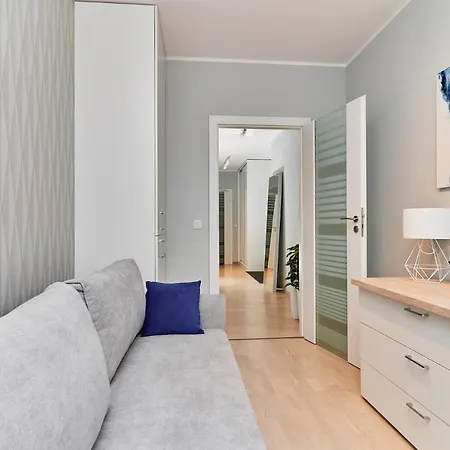 3 Beds Luxury Living With River View In The Heart Of Wroclaw With Air Conditioning Huge Outdoor Patio And Rooftop Deck * Wrocław