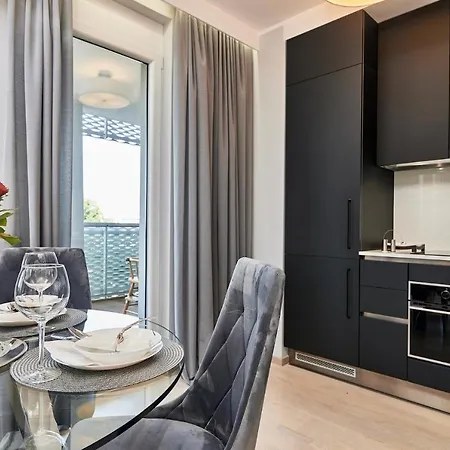 3 Beds Luxury Living With River View In The Heart Of Wroclaw With Air Conditioning Huge Outdoor Patio And Rooftop Deck Apartman