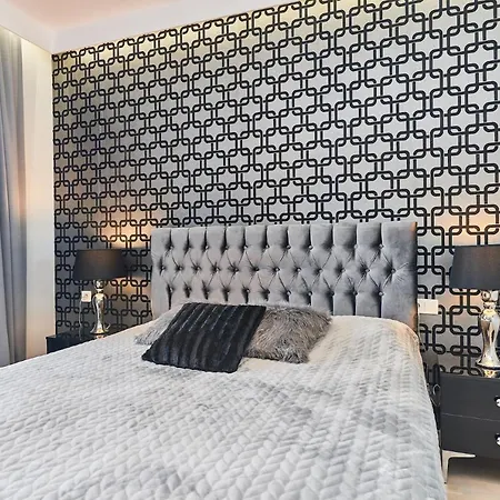 3 Beds Luxury Living With River View In The Heart Of Wroclaw With Air Conditioning Huge Outdoor Patio And Rooftop Deck Apartman *