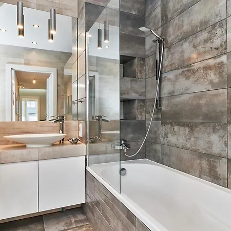 Apartman 3 Beds Luxury Living With River View In The Heart Of Wroclaw With Air Conditioning Huge Outdoor Patio And Rooftop Deck