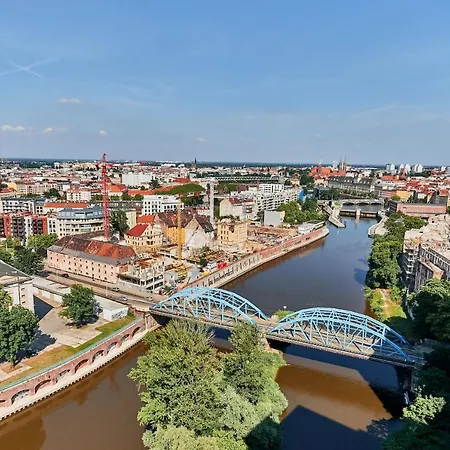 Apartman 3 Beds Luxury Living With River View In The Heart Of Wroclaw With Air Conditioning Huge Outdoor Patio And Rooftop Deck Wrocław
